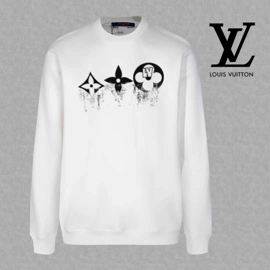 🅿️250 hot style on the shelves🔥❗ 💫〖Louis Vuitton LV〗 Fashionable round neck sweatshirt, casually matched with various styles, it is perfectly handsome😎The whole dress is made of double waistcoats, which makes the whole dress more three-dimensional. Not ordinary factories can do such fine work. The 2025 spring style counters are on sale, exquisite round neck terry sweatshirt, high-end double-strand pure cotton Customized drawstring ribs are dyed in the same vat and are complete with three standards. The chest craftsmanship adopts a simple and elegant pattern on the chest, which is easy to control for any age group! Fit and comfortable! Customized thickened 440g terry sweatshirt fabric, soft and comfortable to the touch, with a three-dimensional shape! 🙌🏻 It’s also very breathable, so it’s a versatile style that can be worn with any outfit! ✔Color: Black White Apricot Size: S M L XL 2XL